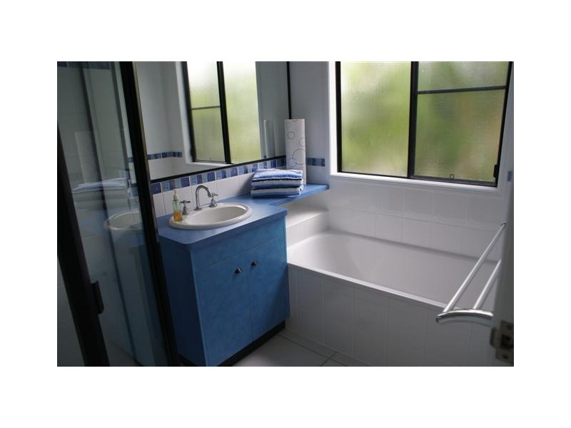 8 Cosford Drive, Eimeo QLD 4740