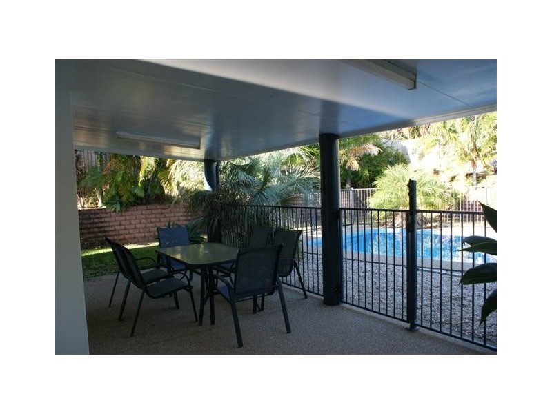 8 Cosford Drive, Eimeo QLD 4740