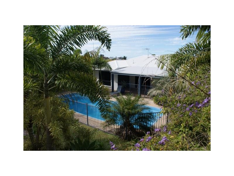 8 Cosford Drive, Eimeo QLD 4740