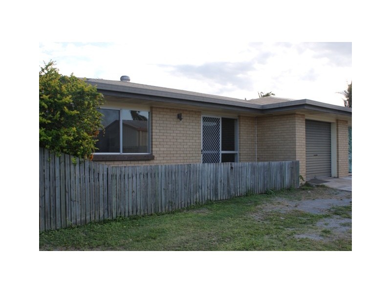 1 and2/22 Luscombe Street, Walkerston QLD 4751