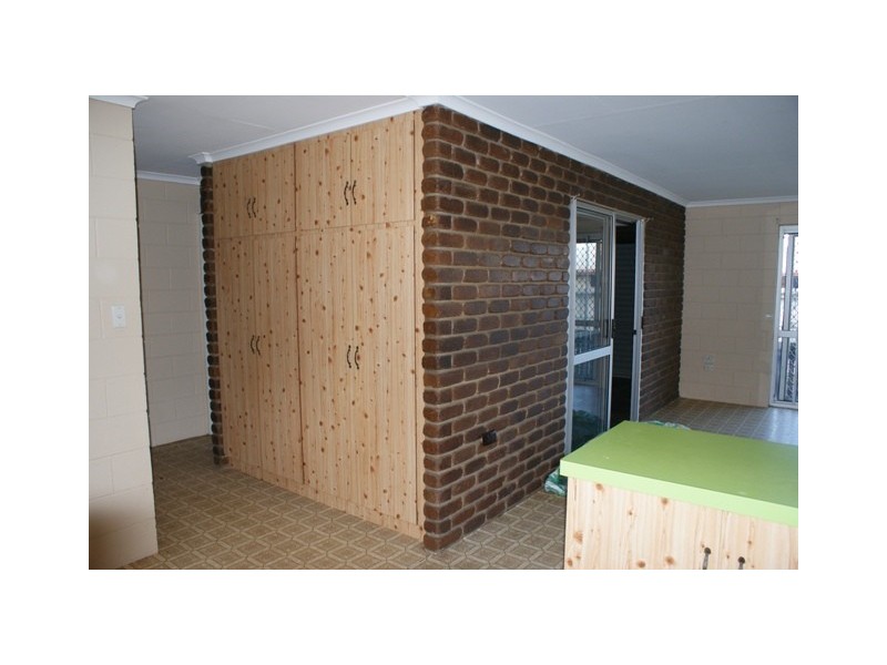 1 and2/22 Luscombe Street, Walkerston QLD 4751