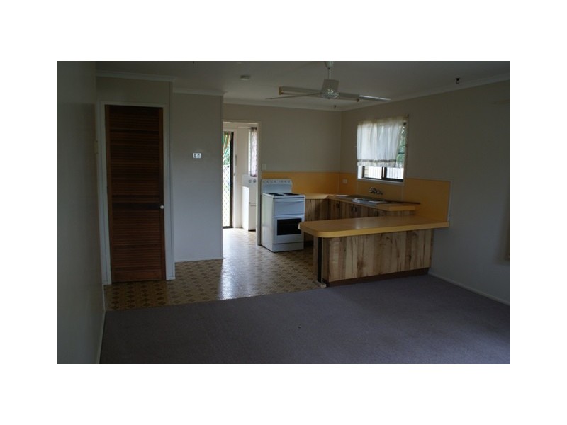 1 and 2/9 Paton Terrace, Slade Point QLD 4740