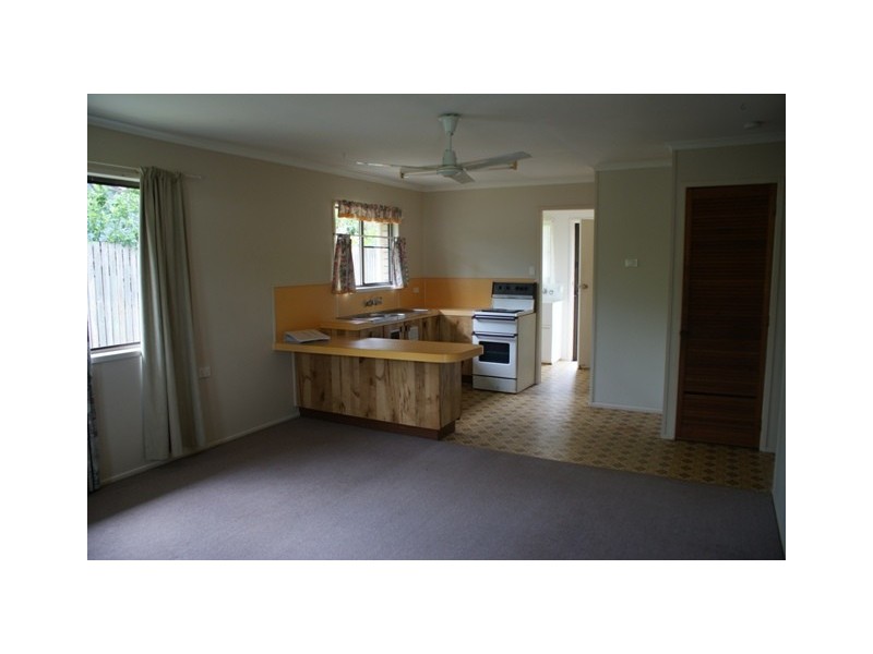 1 and 2/9 Paton Terrace, Slade Point QLD 4740