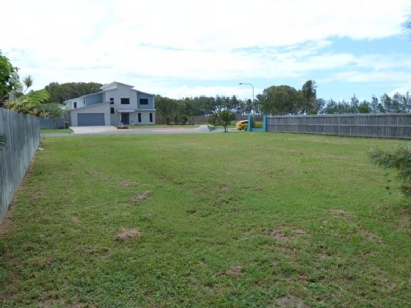 16 Turtle Place, Mackay QLD 4740
