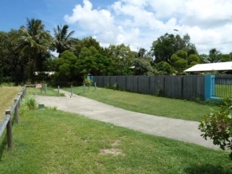 4 Turtle Place, Mackay QLD 4740