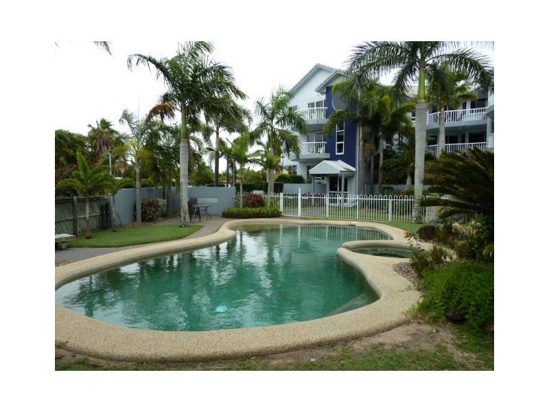 1/4 Prudhoe Street, East Mackay QLD 4740