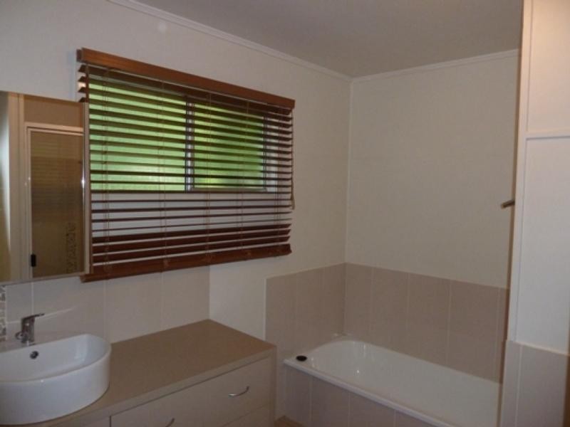 18 Singleton Street, Dysart QLD 4745