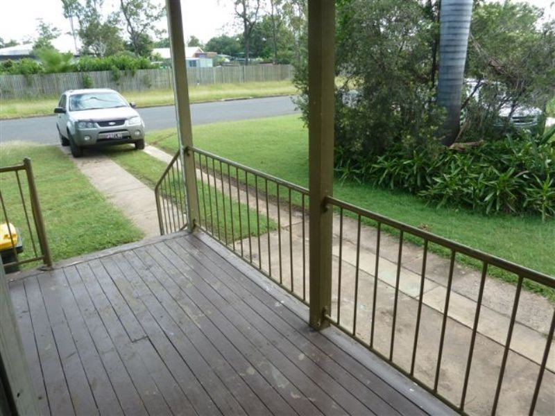 11 Shannon Crescent, Dysart QLD 4745