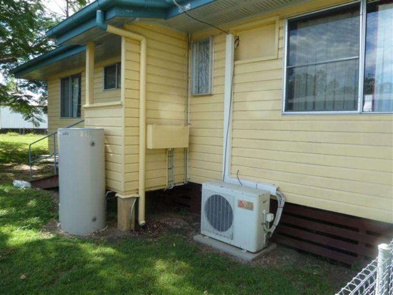 2 Crawford Street, Dysart QLD 4745