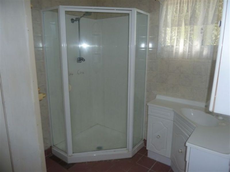 10 FRASER CRT, Dysart QLD 4745