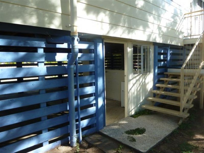 10 FRASER CRT, Dysart QLD 4745