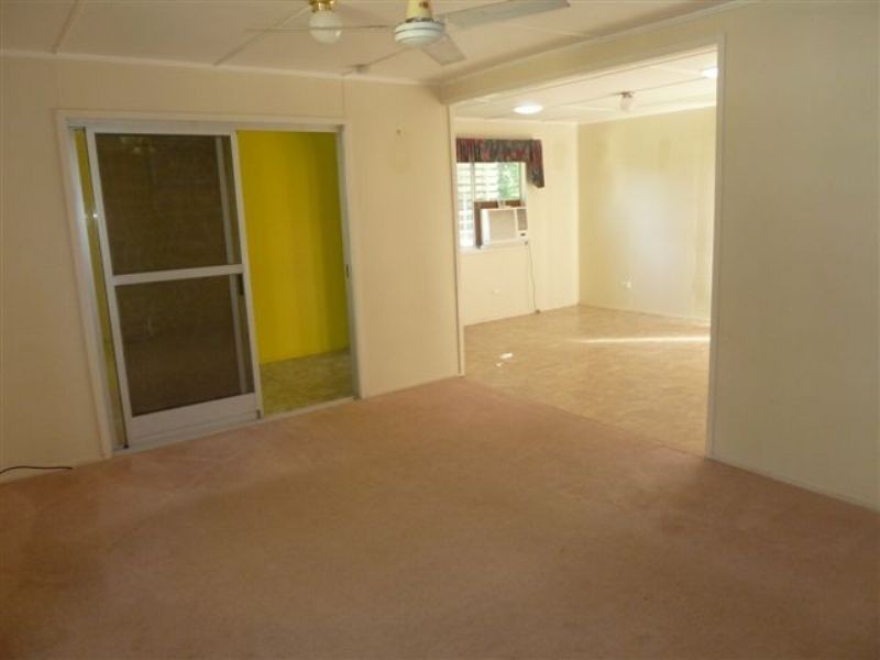 10 FRASER CRT, Dysart QLD 4745