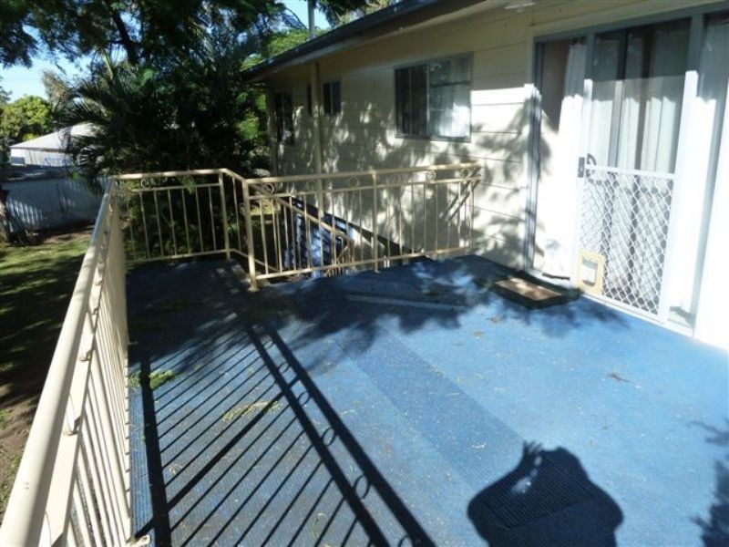 10 FRASER CRT, Dysart QLD 4745