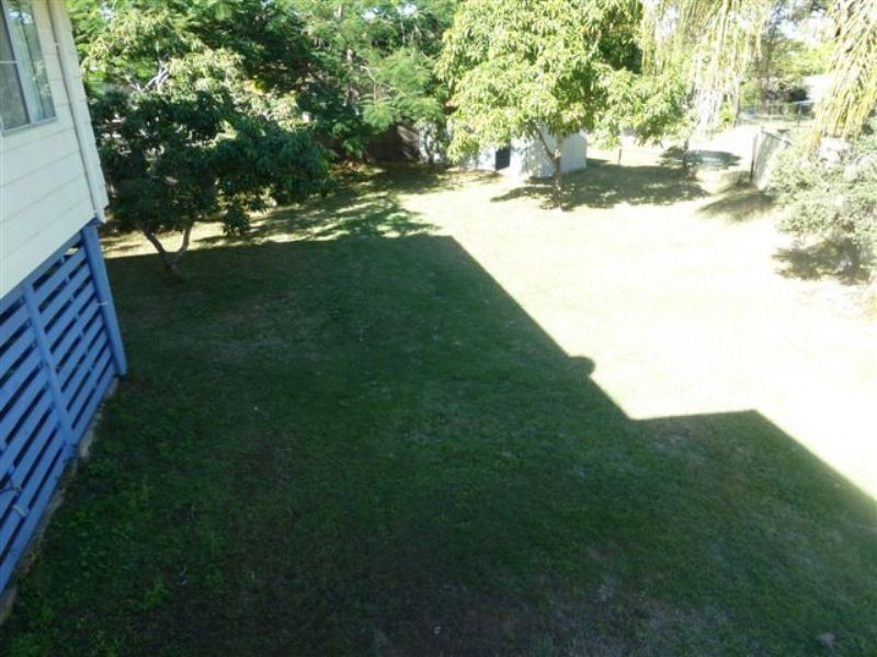 10 FRASER CRT, Dysart QLD 4745