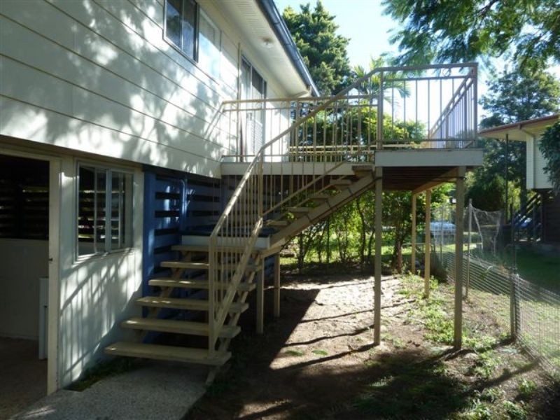 10 FRASER CRT, Dysart QLD 4745