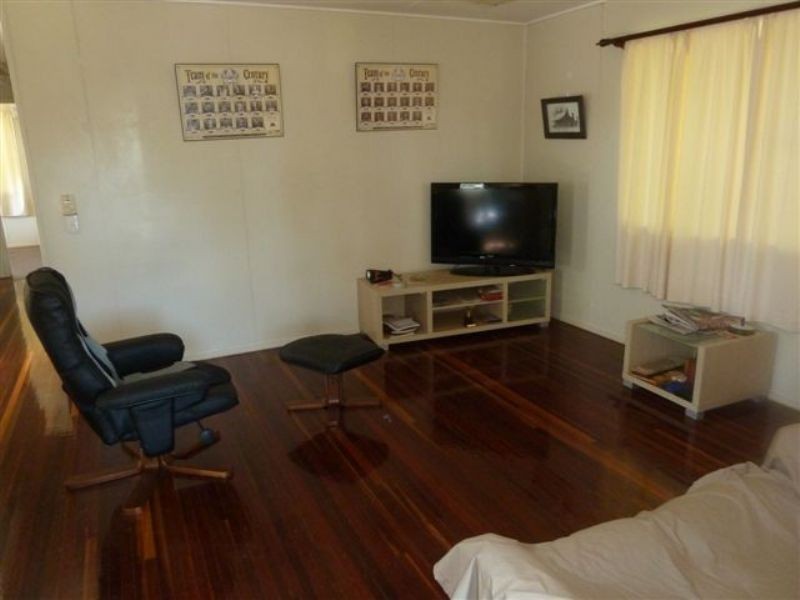 13 Hughes Street, Dysart QLD 4745