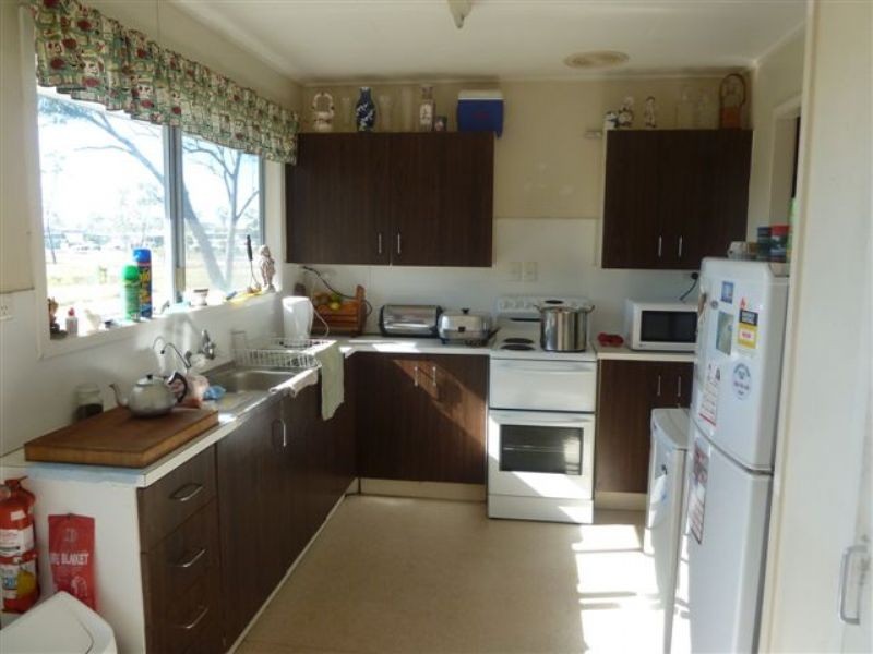 13 Hughes Street, Dysart QLD 4745