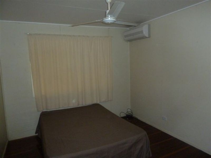 13 Hughes Street, Dysart QLD 4745