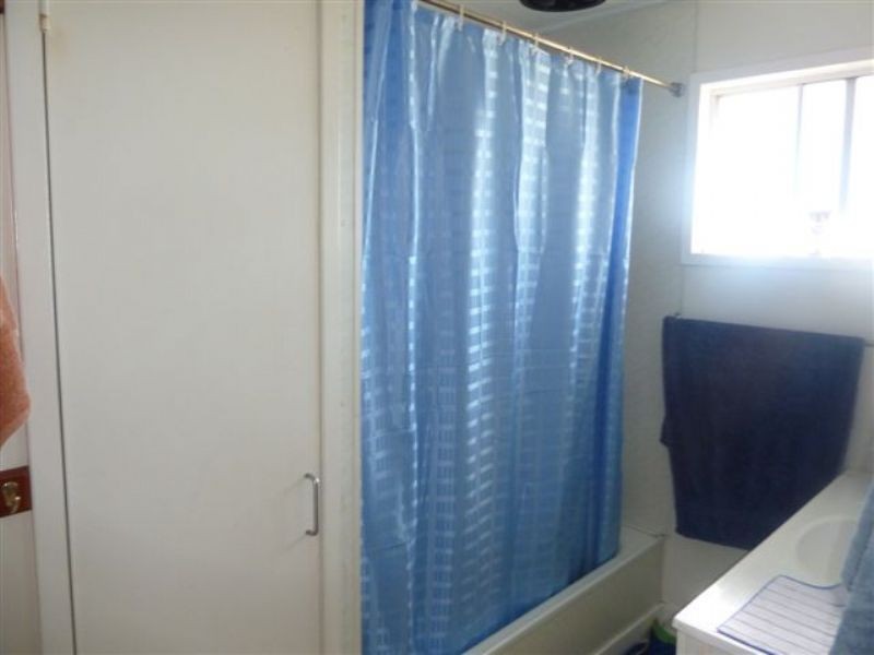 13 Hughes Street, Dysart QLD 4745