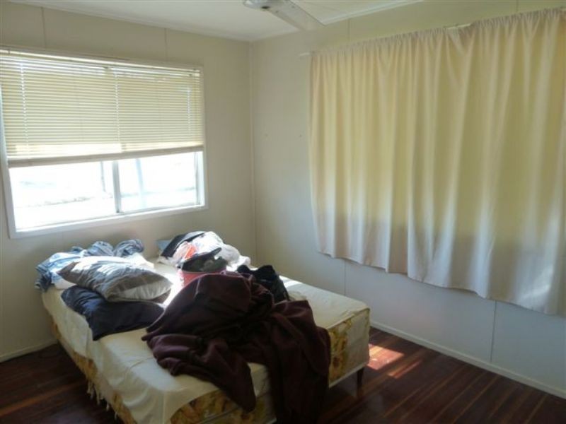 13 Hughes Street, Dysart QLD 4745