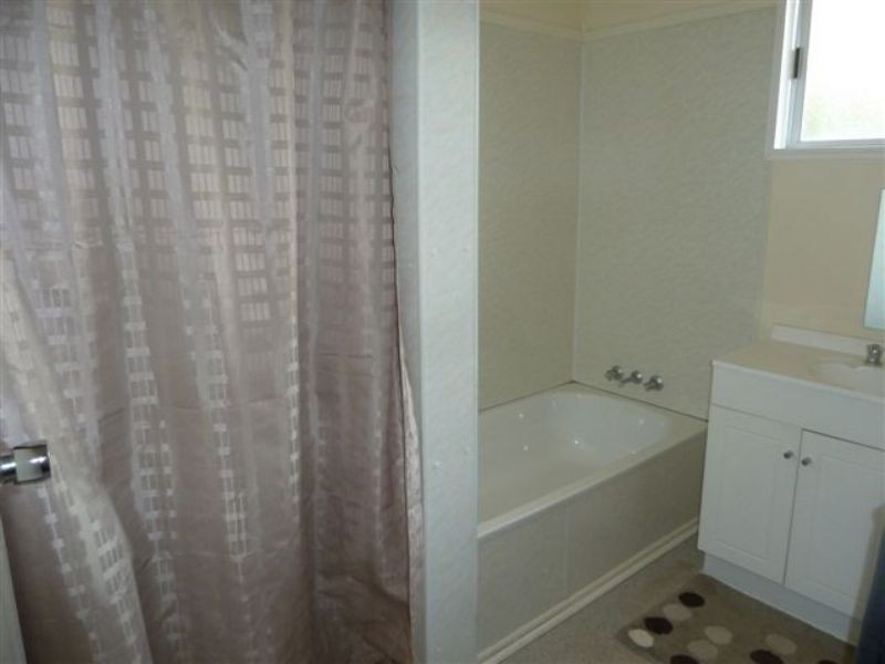 14 McCartney St, Dysart QLD 4745