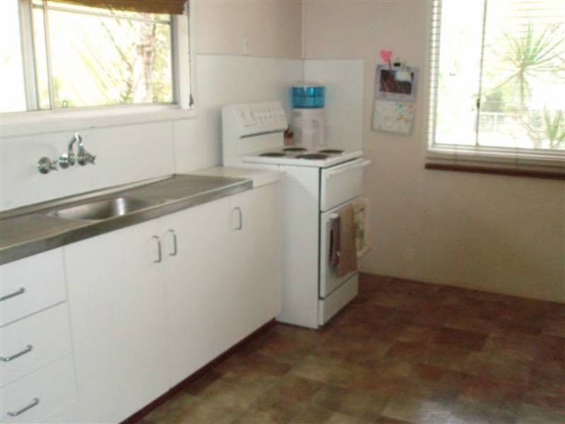 3 Bellarine Crt, Dysart QLD 4745