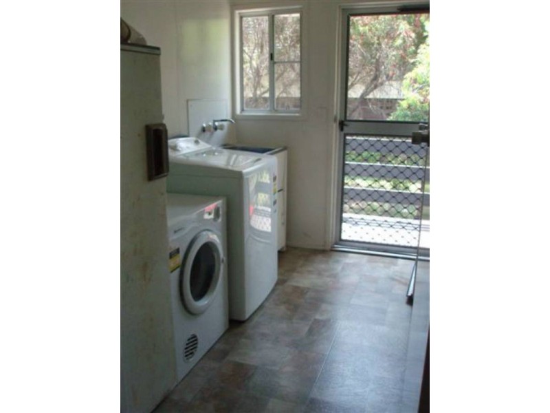 3 Bellarine Crt, Dysart QLD 4745