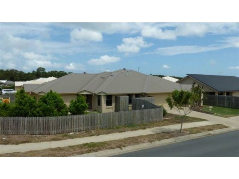 UNIT 2 Narrabeen Street, Blacks Beach, Mackay QLD 4740