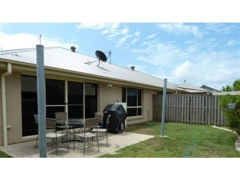 UNIT 2 Narrabeen Street, Blacks Beach, Mackay QLD 4740
