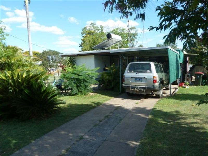 9 McCARTNEY STREET, Dysart QLD 4745