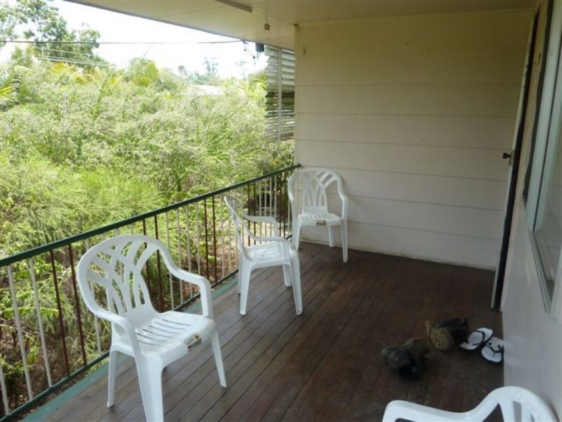 1 HUGHES STREET, Dysart QLD 4745