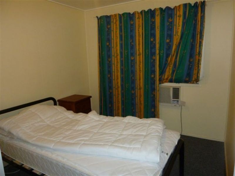 1 HUGHES STREET, Dysart QLD 4745