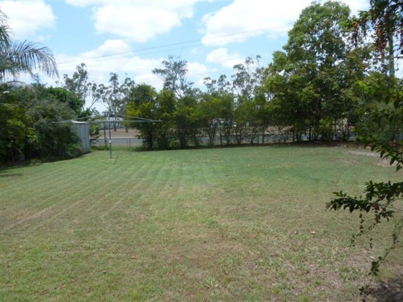 1 HUGHES STREET, Dysart QLD 4745