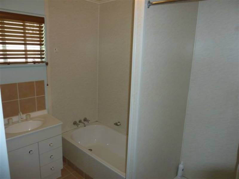 4 Connors, Dysart QLD 4745