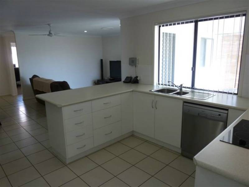 53 Hannay St, Moranbah QLD 4744