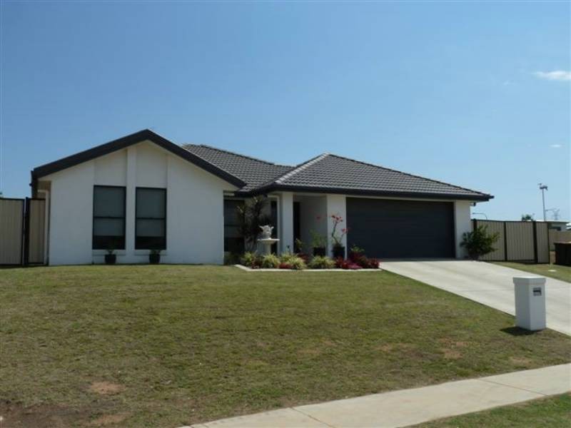 53 Hannay St, Moranbah QLD 4744