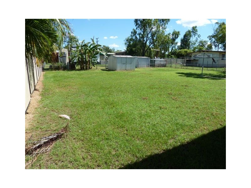 14 Scott St, Dysart QLD 4745