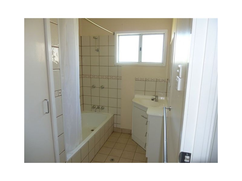 14 Scott St, Dysart QLD 4745