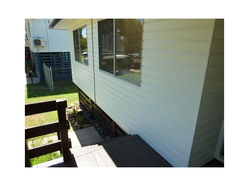 15 Cook St, Dysart QLD 4745