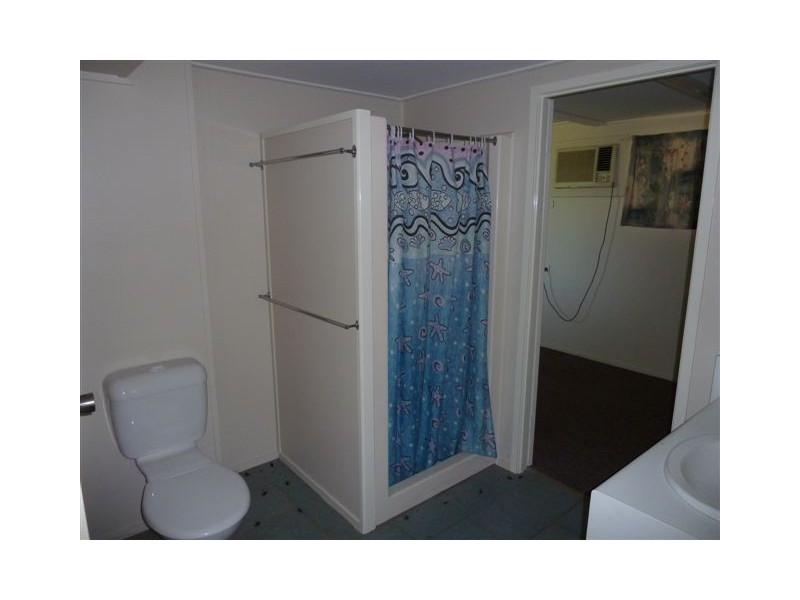 15 Cook St, Dysart QLD 4745