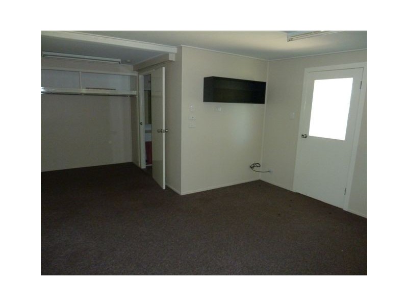 15 Cook St, Dysart QLD 4745