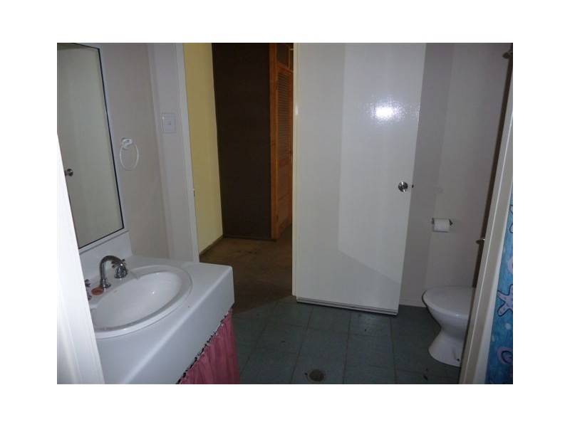 15 Cook St, Dysart QLD 4745