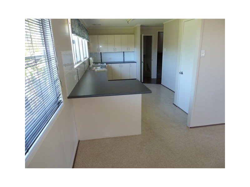 15 Cook St, Dysart QLD 4745