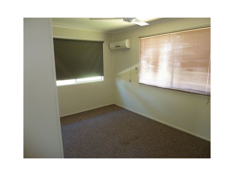 15 Cook St, Dysart QLD 4745