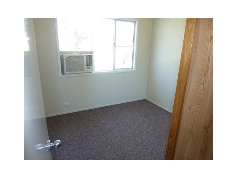 15 Cook St, Dysart QLD 4745