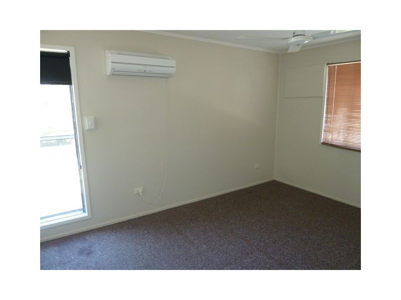 15 Cook St, Dysart QLD 4745