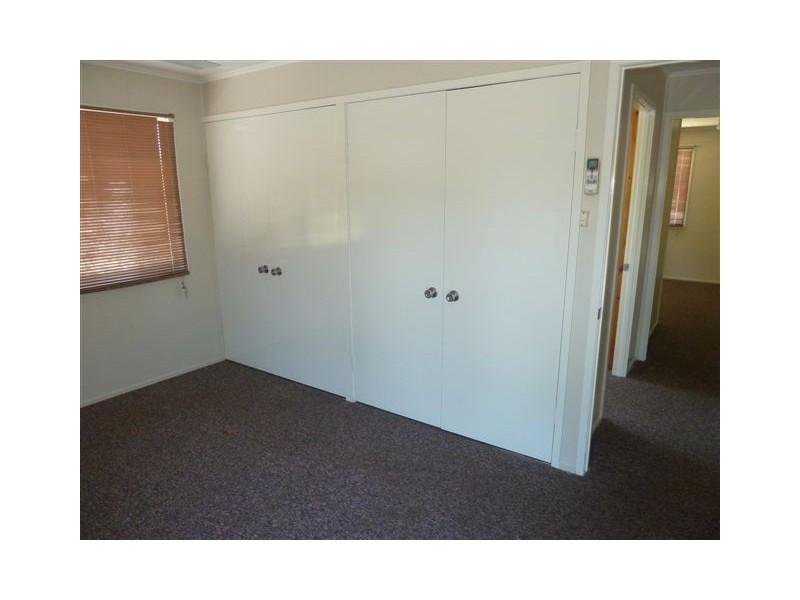 15 Cook St, Dysart QLD 4745