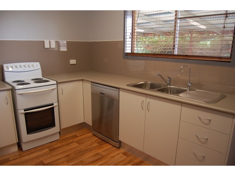 2 Perry St, Dysart QLD 4745