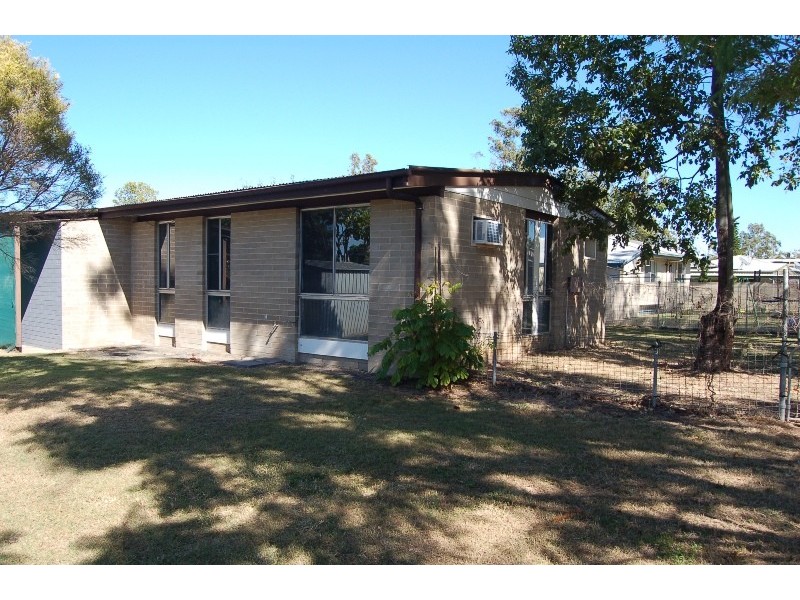 2 Perry St, Dysart QLD 4745