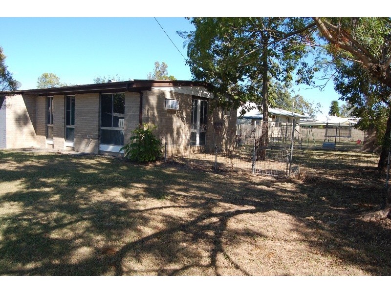 2 Perry St, Dysart QLD 4745